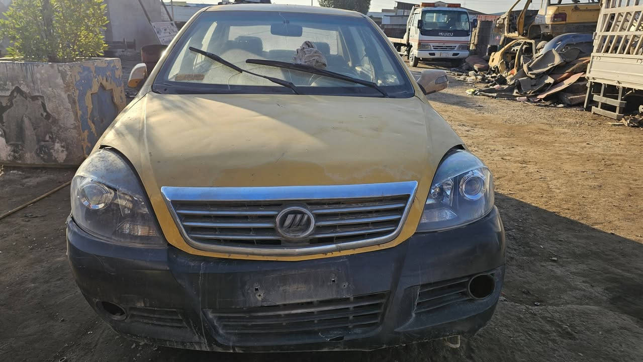 يالله
تفصيخ ليفان ٥٢٠ 
كير كلش جديد وشغال مع الضمان 
المحرك بيه بخار وصرف 
الكشر كلش نضيف مثل ماموضح بلصور 
مكاني بغداد جسر ديالئ الجديد 
هاتف ***********
ملاحظه : توصيل ماكو : رجاءآ لتخابرني على توصيل
