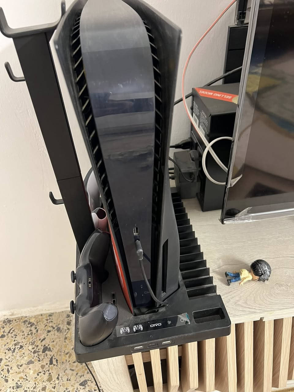 سلام عليكم PS5 فات للبيع الجهاز نظيف وممفتوح وعالفحص مع قاعدة شحن ويدات ثنين والجهاز بي هارد داخلي مشتري ب220 تريد ابيعلكيا وحد متريدة افصخه عنواني بغداد غزالية ***********
