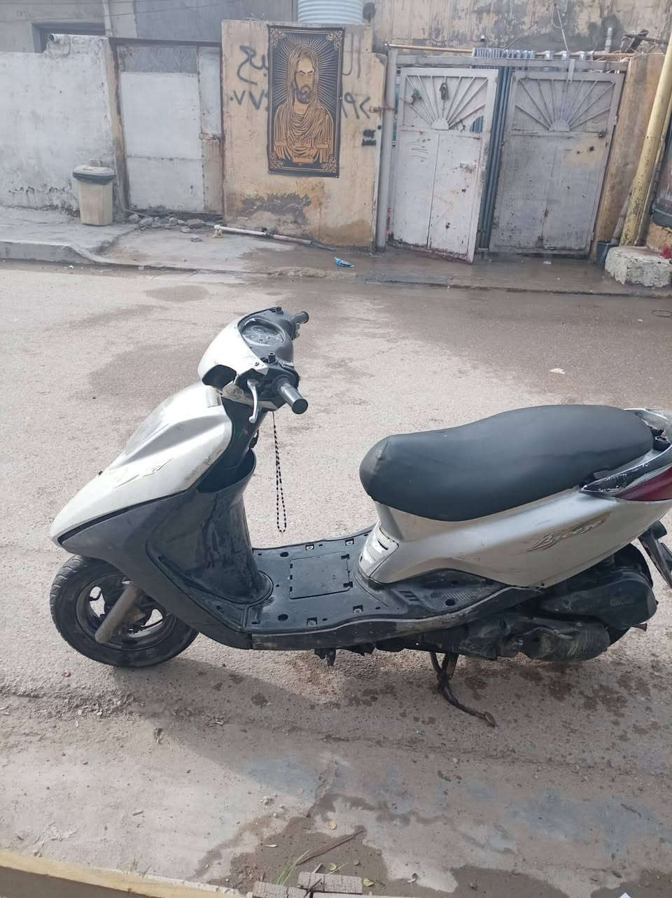 سلام عليكم
دراجه بريز اكزز ياباني للبيع
كابريتر
دراجه كامله كفرات اصليه ختم واحد
شغاله سلف وهندر
نقصهه فقط تاير خلفي وباتري
سعر 350
عنوان بغداد العبيدي
*********** شراي اتصل
