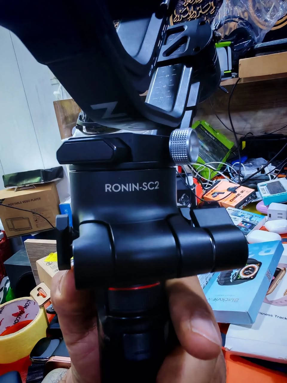 السلام عليكم ورحمة الله وبركاته
رونن dji pro2 بيه خلل يخربط ويدخل سليب
ابيعه على وضعه فحم أعلى سعر
مزاد للفطور ثاني يوم
الي يزاود يعتمد برصيد اسيا ١٠
اعتماد واتساب ***********
