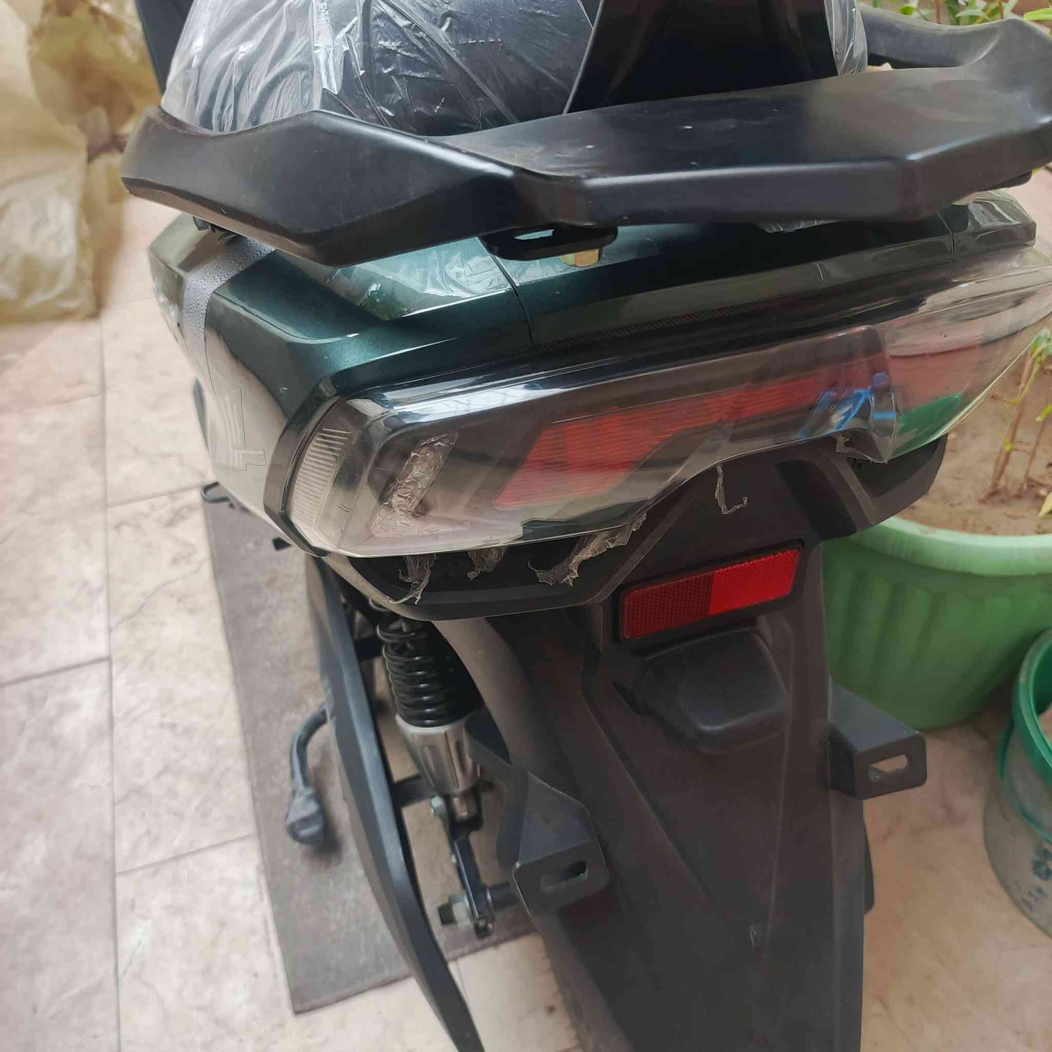 من رخصة الأدمن........
عندي دراجة شحن جديدة وبيها مواصفات مثل نظام الرجوع الى الخلفR ونظام 3سرع ورايدها 750 للجادين فقط ورقم الهاتف ***********
