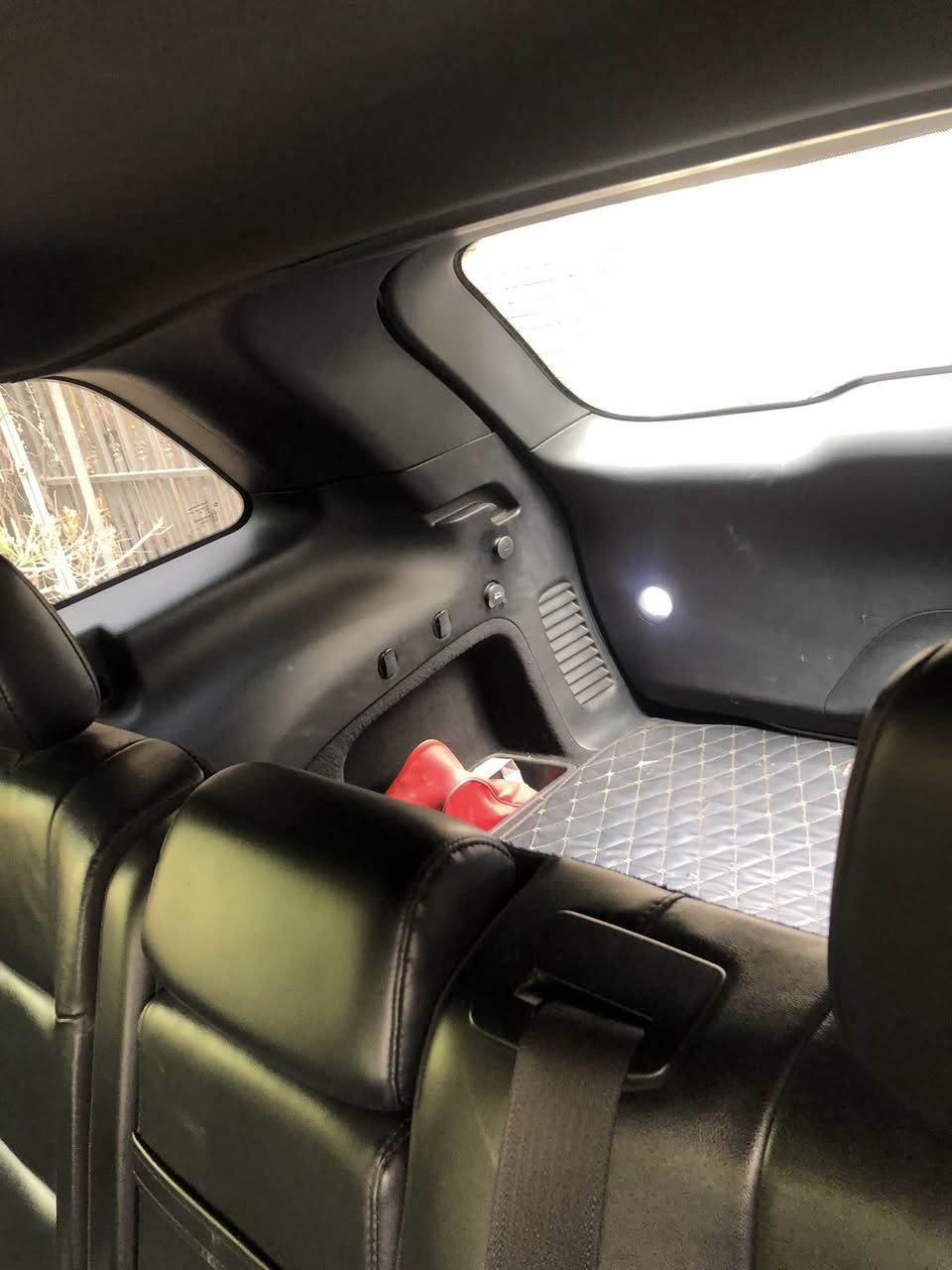 جيب شيروكي لمتد 18 ابيض بغداد وارد 3 قطع جاهزه السعر 199 وبي مجال المكان زيونه ***********
