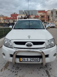 تويوتا هيلوكس • ٢٠١٠ • بلا صبغ
