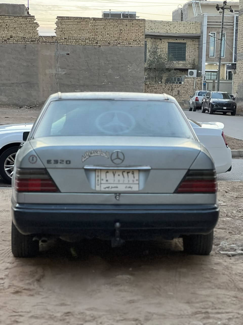 يالله  
سلام عليكم 
للبيع مارسدس دب مديل 89 محدثه 91

*لايت زنون 

* شاشه كبيره 

* زوج تايرات جدد خلفيات 
 
* كشنات جلد 

* راديتر + كمبريسر جدد 

* جام كهرباء 2 

*  محوره مكينه بطه 2500 vvt . 

*برده خلفيه 

* مكفوله من لكص قواعد سلميات  +  مصبوغه صبغ عام لجماله 

للتذكير ابطانه باب صدر موجودات تم فتحهن لتصليح الجامه 

الاستفسار الاتصال برقم الهاتف ***********
