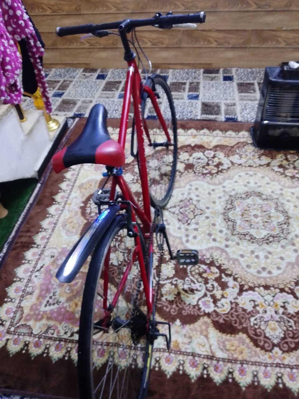 السلام عليكم بايسكل 700 للبيع بايسكل نظيف نظافه 100% سعره السعر 80 وبي مجال مكان البلديات رقم الهاتف ***********
