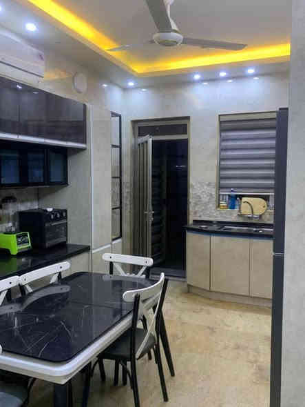 البيع دار مساحه 150وجها 7ونص
حي الاعلام الشباب خلف سوق اميمه
طابقين بناء درجه اولى ارضيه 
كل لبيت مرمر +جبسن 
عرض شارع 20
يحتوي ع 4غرف نوم 
طابق اول صاله ومطبخ حولي غرفه نوم وخدمات
طابق ثاني غرفتين نوم وخدمات 
اتصال ع ارقام 
***********
‏‪***********‬‏
@إشارة
