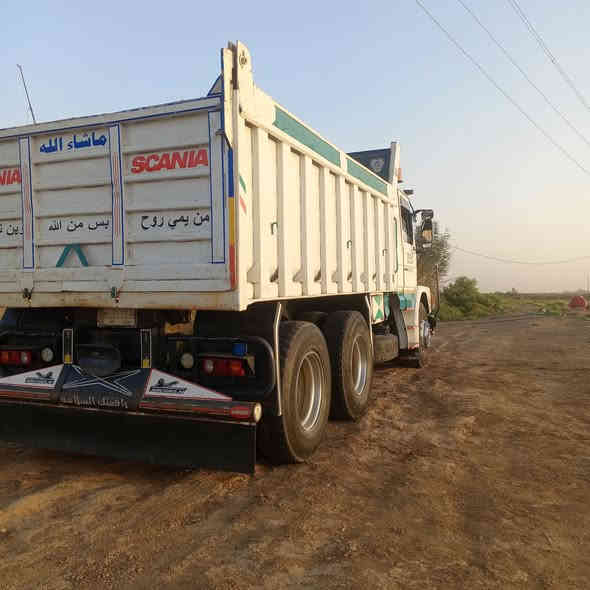 سلام عليكم سكانيه 112 للبيع سياره مكفوله كفاله عامه رقم نينوى نكليزي بعدني ما مستلمهن سياره حلوه وجديده مكينه لاتبخر ولا تنقص السعر 175 وبيها مجال قليل المكان ناصريه الرفاعي علا طريق سيد احمد  للستفسار اتصل علا ***********
