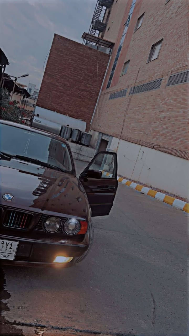 بۆ فرۆشت سعر 68ورقە          مۆدیل 1993                            کۆبۆن بە نزینی هه یە 
ناونیشان کە رکوک 
رە قە م موبایل  *********** Ahmed Jawhar
