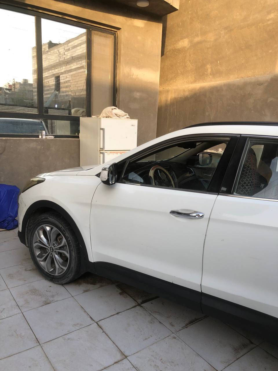 سنتافي 2013 وارد خليجي
اربعه سلندر تحكم ستيرن
مرئ شفط
سقف بانوراما.   فتحتين….. ***********
