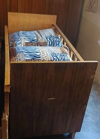 تخت اللبيع ٦٠الف وبيه مجال ٠٧٨١٥٧٨٠٧٦١