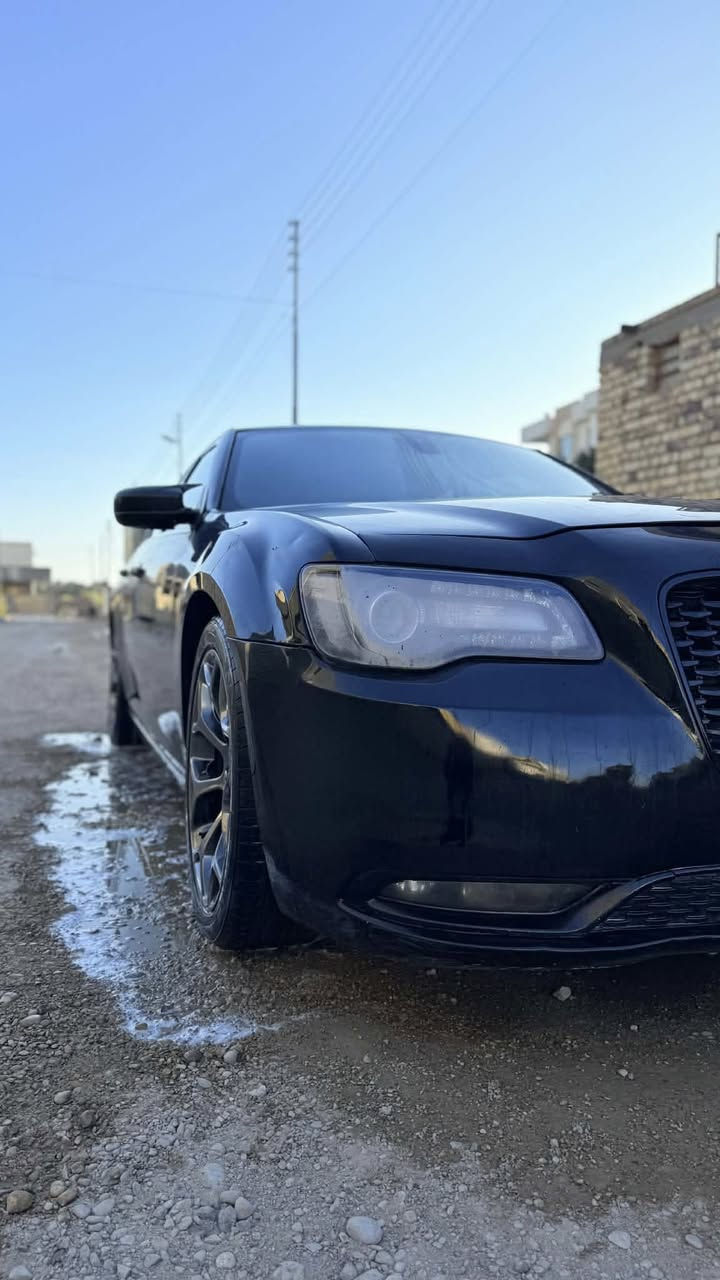 كلايزر ٢٠١٧ 
متؤم شاصي وسنويه اصليه
كصة جنطه شغل باجات
كير ماوس
لايت زنون
بصمة تشغيل 
تشغيل عن بعد + دخول ذكي 
كير + مكينه + حداديه / مكفولات
سياره ماناقصها شي 
المكان ميسان 
السعر ٧٥ بيها مجال قليل 
***********
