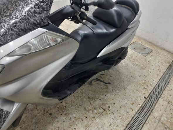 السلام عليكم ماجستة مرقمه سنويه جديده  للبيع الدراجه كامله مكينه مكفوله كلشي شغال مابيه اي نقص السعر 15$ وبيع مجال المكان مدينة الصدر الرقم ***********
