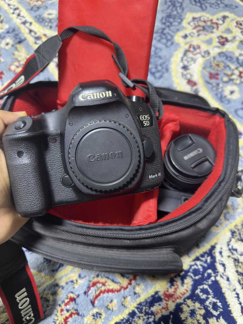 كامرة كانون 5D Mark3 مع عدسة 70_300 مع كامل ملحقاتها رام 64وتحويلة وفلتر وحقيبة وشاحنة السعر مليون للأستفسار التواصل عبر الرقم التالي ‭***********
