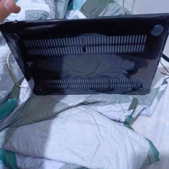 ماك بوك برو 2019 شاحنه مرتين جديد بطاريه 100 لتواصل خاص او عله هاذه الرقم ***********
