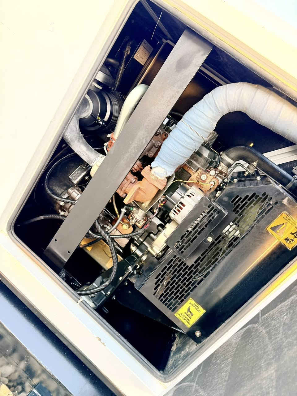 بيركنز إنكليزي كاتم 50 كيفي مشتغله 1300 ساعة
ملاحظة المولد على وضع الشركة شرط الفحص والظمآن 

العنوان بابل للاستفسار *********** 
***********
