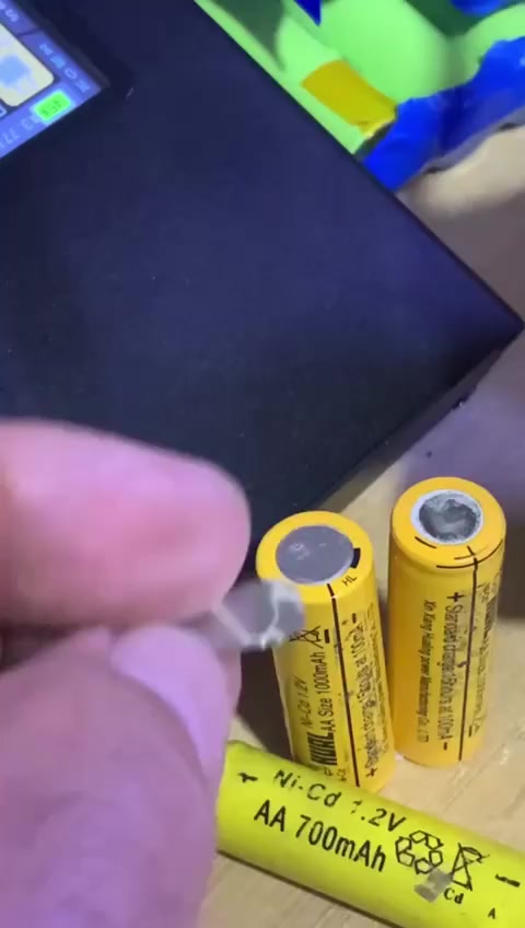 لحيم نقطه شحن بەردەستە ، يتوفر شريط نيكل مخصص . شریتێکی نیکلی گونجاو بەردەستە.


**إذا كنت صاحب هذا الإعلان وتريد حذفه لأي سبب، رجاءا أرسل رسالة إلى الدعم الفني**