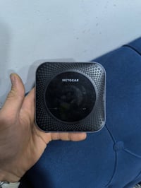 راوتر متنقل NETGEAR • MR1100 • 4G جيجابت