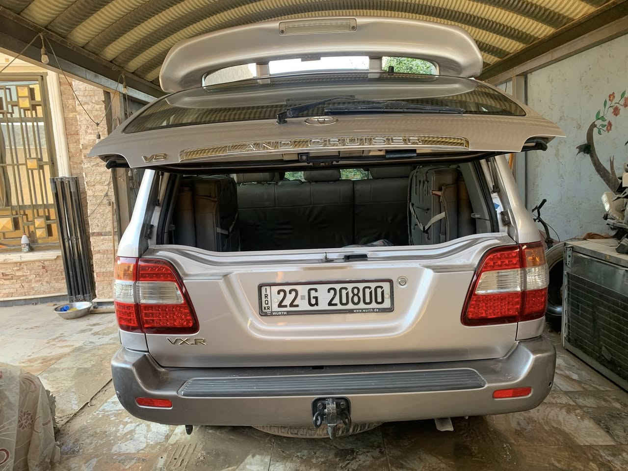 لاندكروزر موديل ٢٠٠٥ فئه VXR محرك ٨ سلندر ٤٧٠٠ بيهة قطعه وحده صبغ ماشيه ٢٨٠ الف كيلو رقم اربيل  عدد المقاعد ٧
١- جكات تعليه تنصيه 
٢- ثلاجه 
٣- شاشه 
٤-دبل تانكي 
٥- كشنات جلد البلاد مالتها 
٦- كامرات امامي خلفي 
٧-تحكم ستيرن 
٨- كشنات كهربائيه 
٩- صندوق كهربائي 
١٠- التحكم على المنحدارت 
١١-تدفئه وتبريد مقاعد 
١٢- فتحه سقف 
١٣- مستشعر وقوف 
١٤- كاميرات اماميه خلفيه 
سعرها ٢١٠ وبيها مجال 
للتواصل على الرقم ***********
