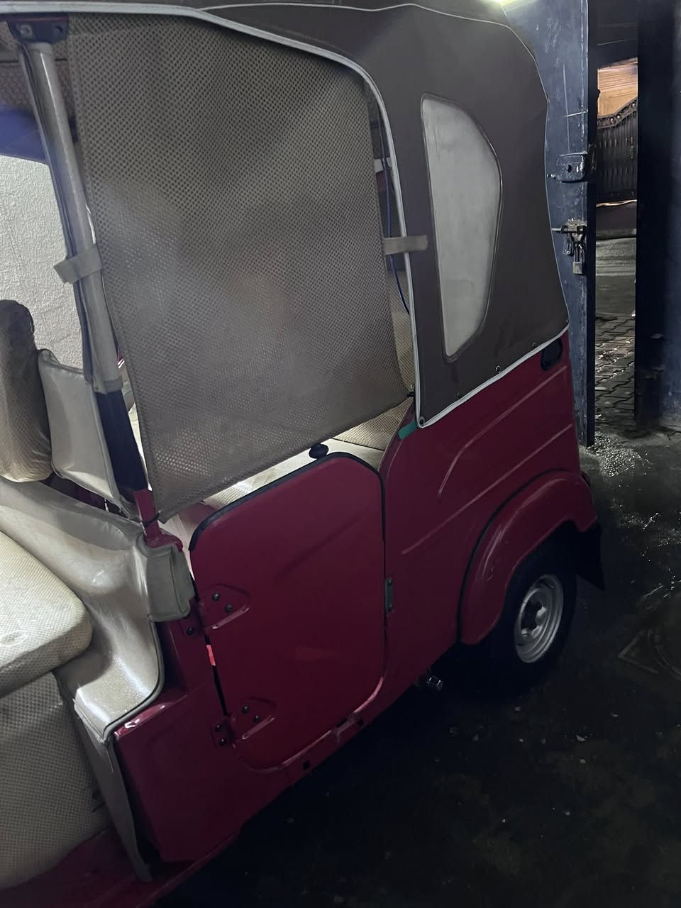 السلام عليكم
تكتك موديل 22 امظلعه للبيع كفاله عامه 

الرقم واسط 

السعر 9500وبيه مجال حك الجيه

العنوان بغداد الدوره الشراي ينتصل

***********
