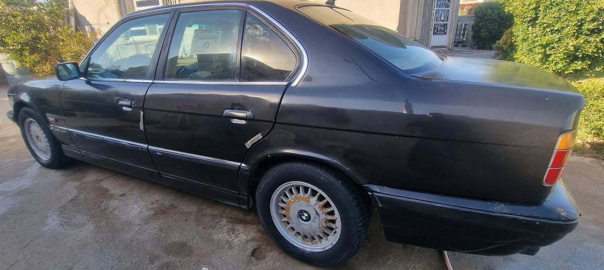 للبيع BMW موديل 1990
سيارة بحالة جيدة وسعر مناسب.
التفاصيل:
التسجيل: بغداد – باسمي (مشروع وطني)
السنوية: لـ 28 وقريبة تسقط
محرك تخم
الكير يعمل طبيعي
صبغ عام
تايرات جيدة
شكلها جميل
النواقص:
الجنطة قافلة
يد الباب الخلفي فالتة
تحتاج دوشمة بسيطة
💰 السعر: 55 وقابل للنقاش للجادين
📱 التواصل واتساب: ***********

