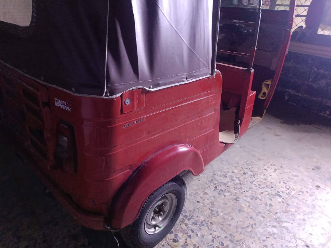 السلام عليكم تكتك بلاديه موديل18 رقم بغداد مكينه كهربائيت خير من الله مكاني بغداد الشعب السعر5250 وبيه مجال للطيببن رقم الهاتف ***********
