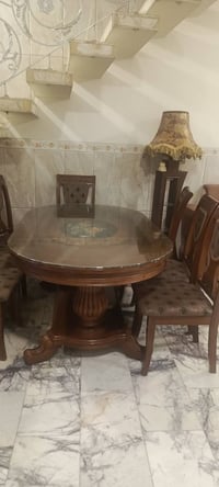 ميز سفرة • قابل للتفاوض