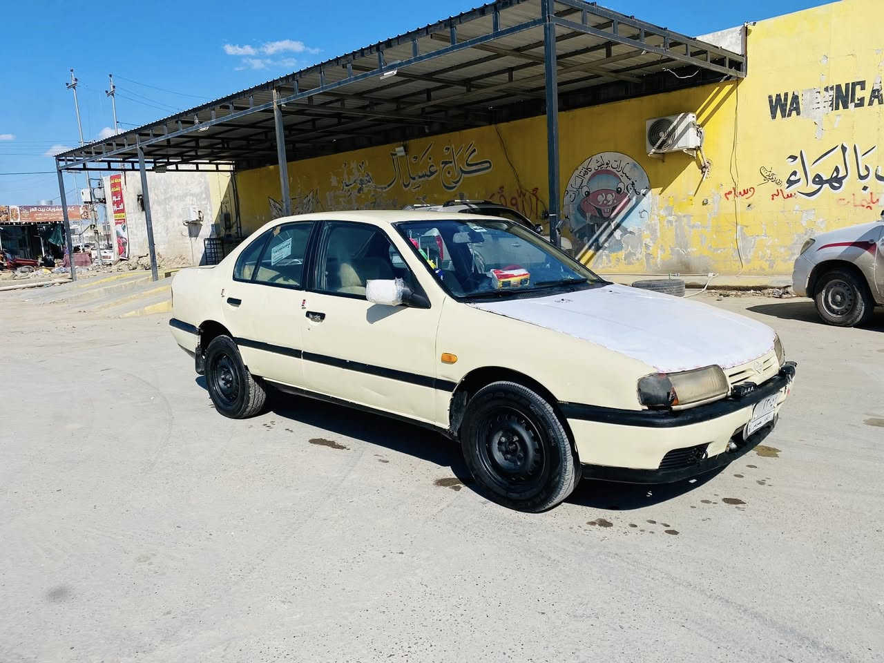 السلام عليكم اخوان نيسان سني برايميره موديل92 

كير ومحرك تمام صدرها جديد تايرات تخم تايرات جدد جواها 

كهربائياتها كلها شغاله سياره حلوه وكاعده مال بيت 

سياره شرط التحويل راعيها موجود بل دوز يحولك مباشر 

السعر(32) وبيها مجال  وشعندك مراوس دز للستفسار اكثر 

***********
