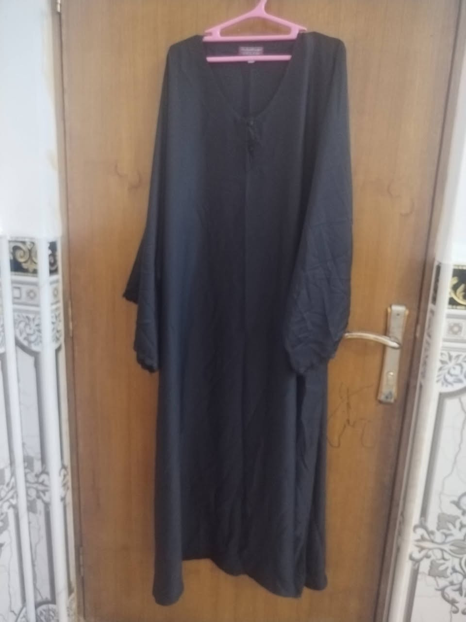 جبه وبشت خليجي توصيل متوفر جمله ومفرد
0785 780 2308
