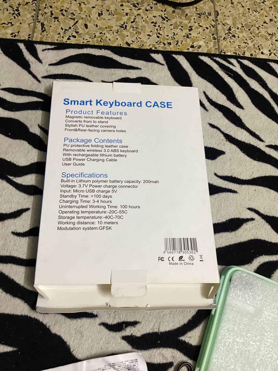هذا المنتج عبارة عن حقيبة لوحة مفاتيح ذكية (Smart Keyboard Case) مصممة للأجهزة اللوحية، وتأتي مع لوحة مفاتيح لاسلكية قابلة للإزالة.
المميزات: تتميز بغطاء من جلد البولي يوريثان (PU) الأنيق، ولوحة مفاتيح مغناطيسية قابلة للفصل يمكن تحويلها إلى حامل، مع فتحات للكاميرات الأمامية والخلفية.
لوحة المفاتيح: لاسلكية بتقنية 3.0 ABS، تعمل ببطارية ليثيوم قابلة لإعادة الشحن.
المواصفات: تصل فترة الاستعداد للبطارية إلى أكثر من 100 يوم، ووقت عمل متواصل يصل إلى 100 ساعة، مع مدى تشغيل يبلغ 10 أمتار.

٣٠ الف مع التوصيل بغداد, العراق


**إذا كنت صاحب هذا الإعلان وتريد حذفه لأي سبب، رجاءا أرسل رسالة إلى الدعم الفني**