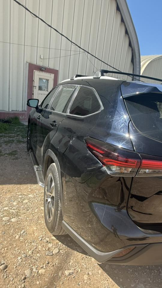 السلام عليكم
للبيع هايلاندر xle 2024 بدون ايرباك 
صور الحادث ناشرها مصلحة تصليح درجة اولى قطعتين صبغ الجامرلغ الخلفي و قبق الصندوق 
رقم بغداد 
فتحة رادارات 360 كشنات جلد 
السعر 24500 يعني 245 ورقة 
ماشية 19 الف ميل 
مكان السيارة كركوك 
***********
