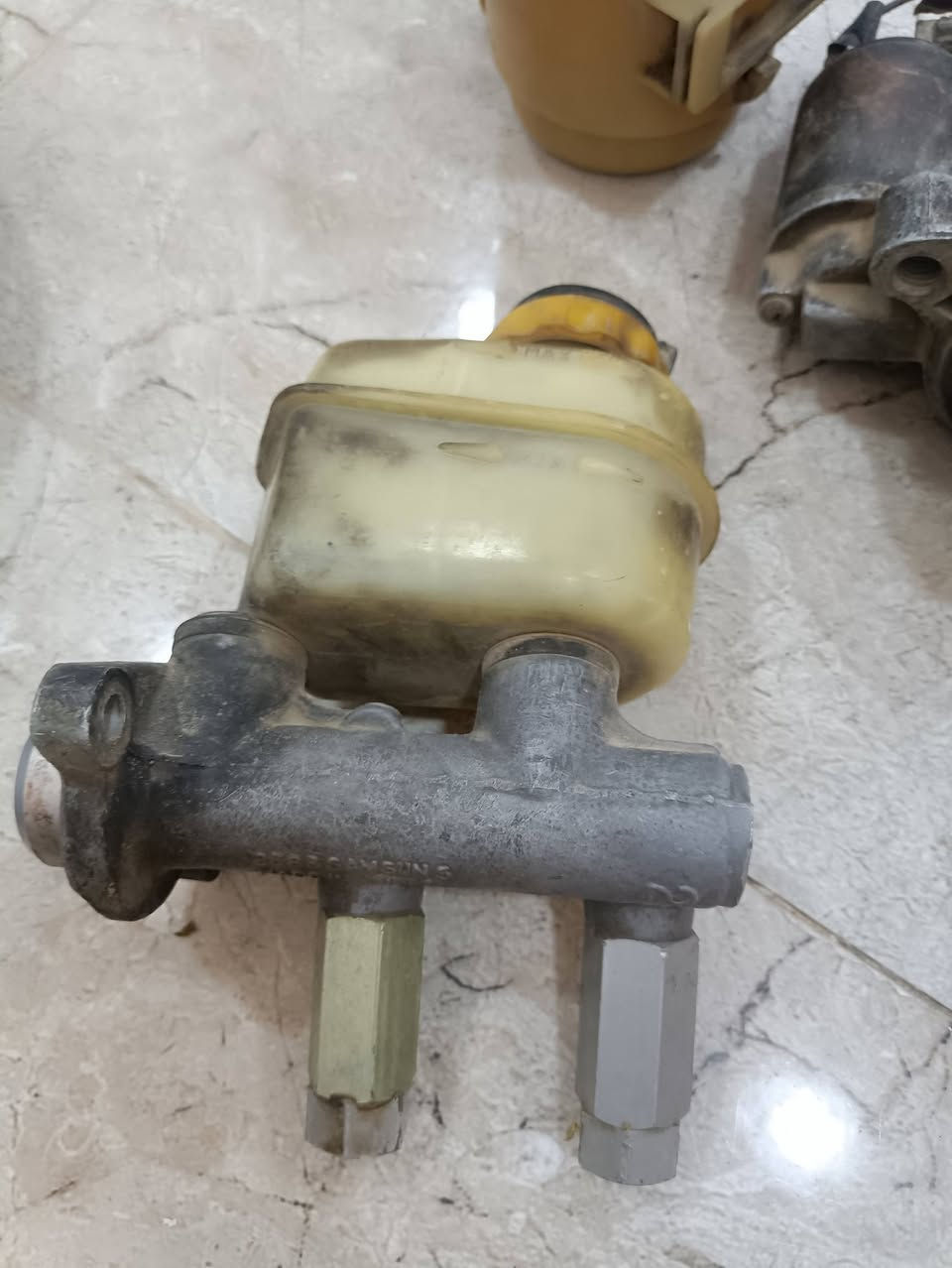غراض حاويه نوبرا للبيع جوينر كامل مع اي سي اصلي حاويه يرهم على اي موديل نوبرا عنبار دبه دهن بريك مع العنبار جويتر حاويه سلف للبيع 
*********** المكان ديالى
