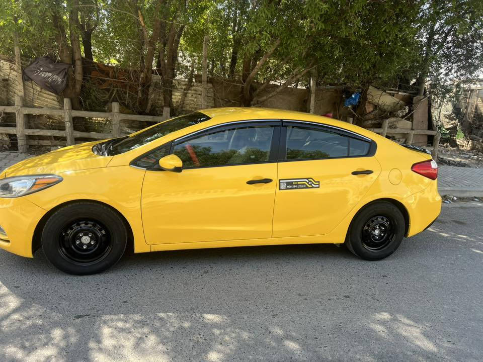 سلام عليكم فورتي ١٥ليبل واحد رقم الدولي جديد مكينه مكفوله هي والكير والتبريد مكينه ١٨٠٠دوش مرعوبه سيارا بدون ايرباك اتصال ع الرقم ***********
