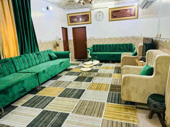 سلام عليكم منزل للبيع ٢٤٠متر نزال ١٢ عرض ٢٢متر النظافه ٩٠بلميه. يحتوي ع خمس غرف واستقبال وصالات عدد٢  مطبخ كبير صحيات عددا ٣الطابق الاول صب مسلح درجه اولى. والأساس صب مسلح طابق الثاني عكاده السعر ع خاص او بعد المعاينة الرقم *********** ابو نمر
