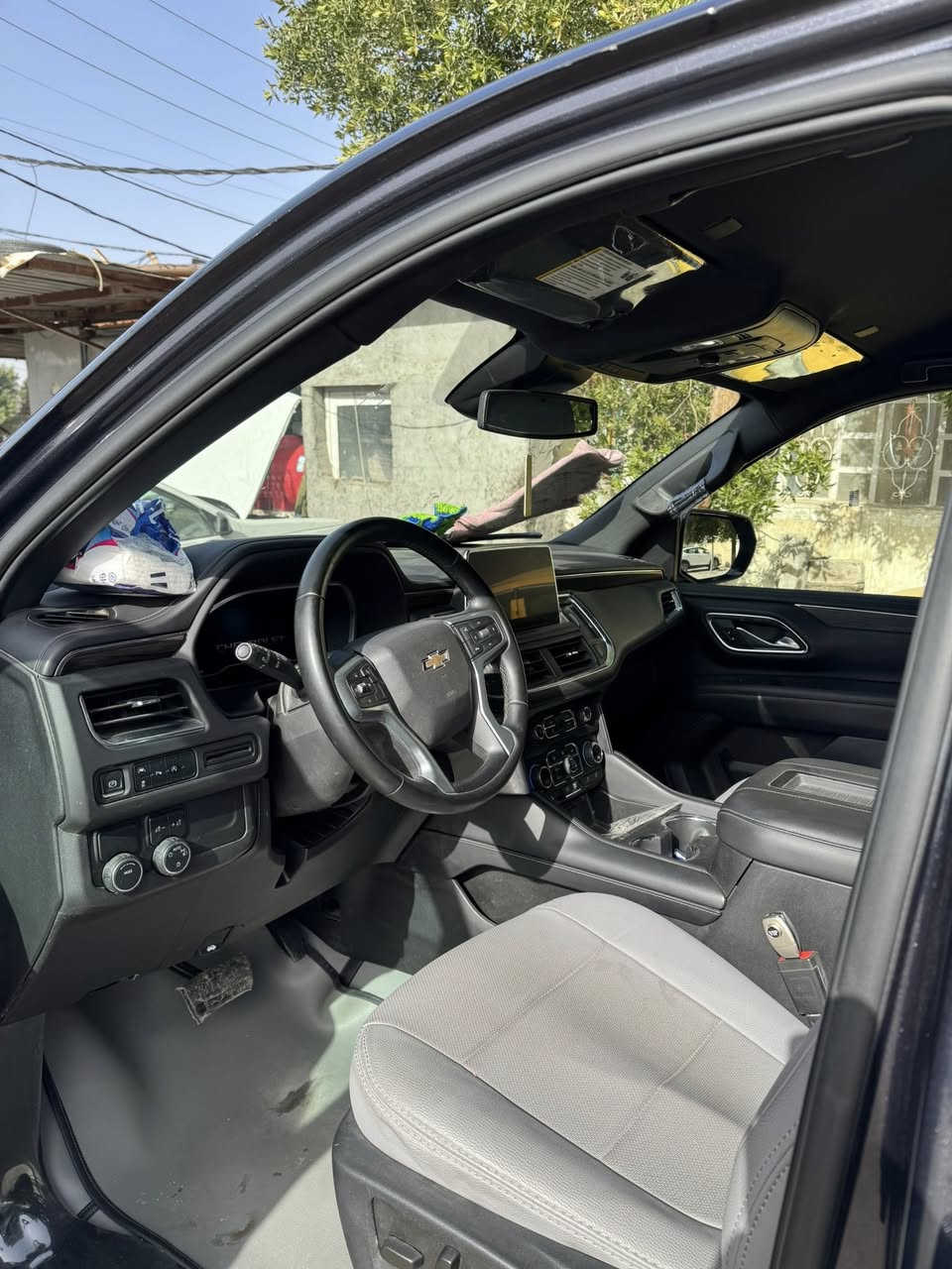 السلام عليكم للبيع فقط بدون مراوس  شوفرليت سوبربان اجرة اربيل وارد امريكي سياره زيرو ماشيه ١٢ الف كيلو متر السياره كارتون بل العافيه على الي ياخذها بيها قطعتين فقط جاملغ امامي وباب خلفي 
سياره استوه مدوشمه ارضيه وكشنات ابددد مامشتغل خط جاهزه من كلشي مواصفات LT طبله السياره وكشن متصل السعر ٤٤٠ وبيها مجال بسيط 
مكانها النجف الاشرف. للاستفسار ***********
السونار بل المنشور
