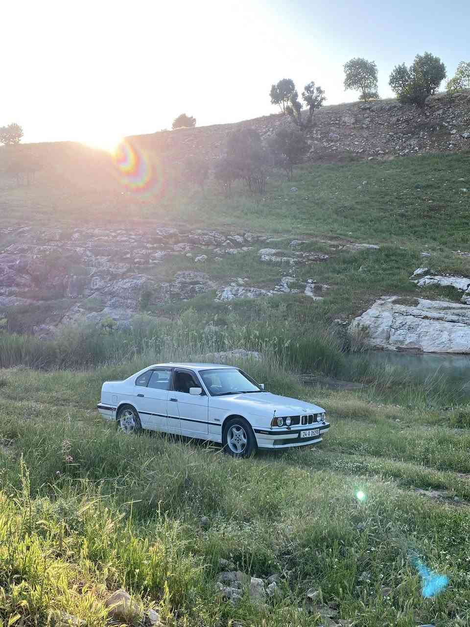 BMW 525 1993
بي ام ٥٢٥ موديل ١٩٩٣ اوتوماتيك 
رقم دهوك
هزة وسنوية جديدة 2030
بدون دعم بدون صبغ
مكينة وحدادية جاهزة
تبريد شغال ثلج
شاشة بلوتوث
لايت زينون

سعر 7,300$ مجال بسيط
***********
***********
شراي يتصل واتساب موجود
