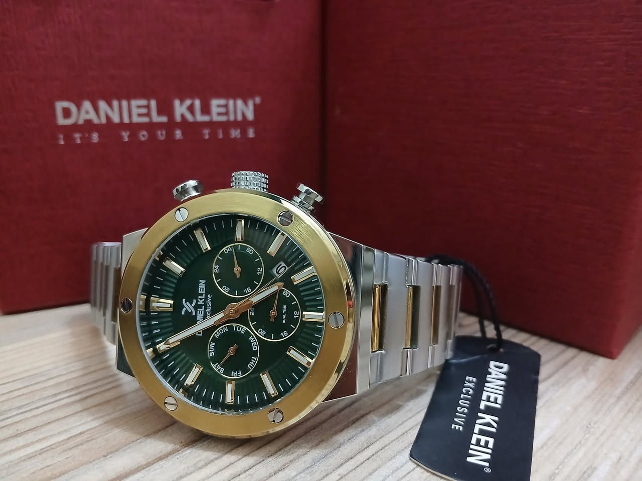 السلام عليكم 
دانيال كلاين اصلي وكالة 
كامل المرفقات 
القطر ٤٣ 
كوارتز 
سناتر 
دزاين مميز 

السعر ٨٥ الف


**إذا كنت صاحب هذا الإعلان وتريد حذفه لأي سبب، رجاءا أرسل رسالة إلى الدعم الفني**