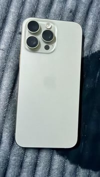 15 برو ماكس تيتانيوم ذاكرة 256  بطارية94  بمليون مكاني بغداد الجهاز مف...