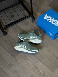 هوكا كلفتون ١٠ • مقاس ٤٥ • توصيل متوفر