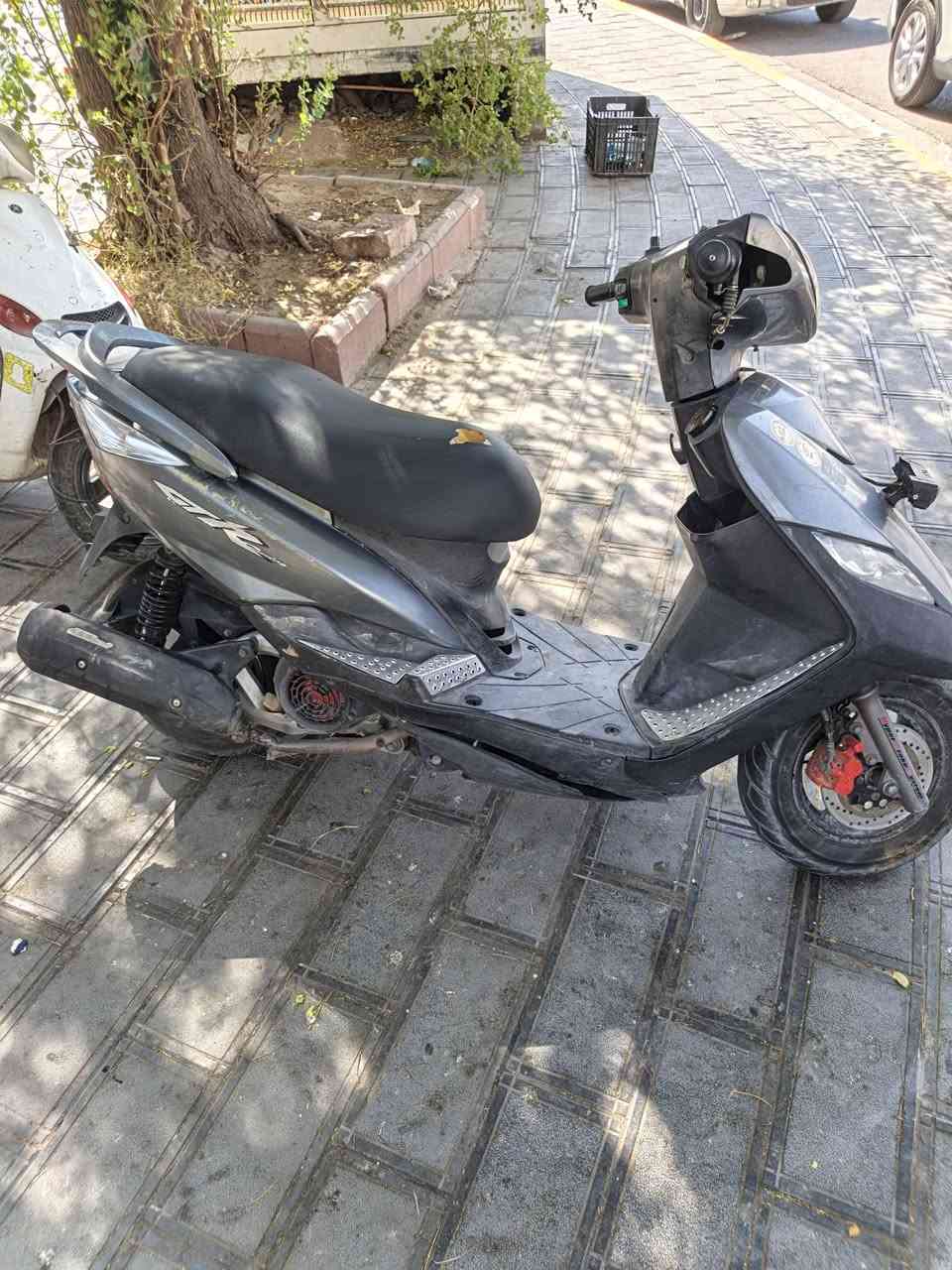 جيتي ار ثعلب 
دراجه بلاديه ومختمه مكينه كهربائيات كلها شغاله لاتنقيص لاتبخير لانضوح مكفوله دراجه مابيه نقص شلعه ومعدل خير من لله كلجات بلادي دراجه كفر ختم سعر 650 وبيها مجال للطيبين حك الجيه مكاني بغداد الكاظميه الاستفسار عل رقم ***********متواجد واتساب
