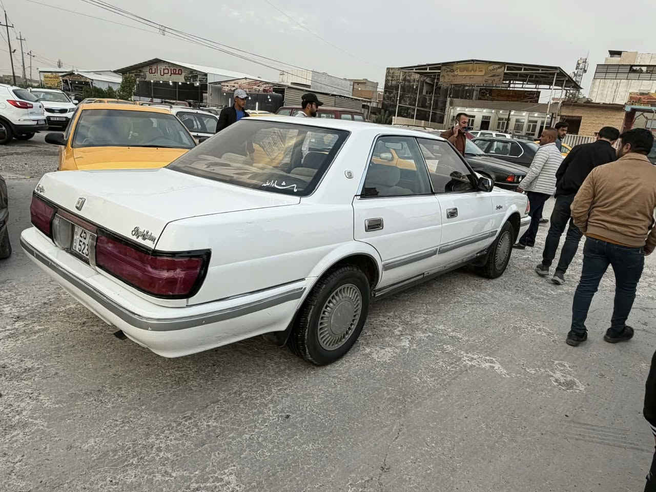 السلام عليكم كراون هارتوب ١٩٩٠محرك ونجي بلادي سياره كامل بدون ضربه سياره ترايها تخبل مصبوغه جماليه سياره شرط كير محركً كلها تخبل صدر امامي خلفي كلها جديد سنويه لحد ٢٠٣٠ بيها بطاقه بنزين سعر ٥٥بيها مجال قليل مرارس هم يرهم أي استفسار اتصال ***********
