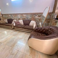 تخم للبيع 10 مقاعد نوتيتين الأبيض والجوزي جلد السعر 350 وبي مجال والثا...