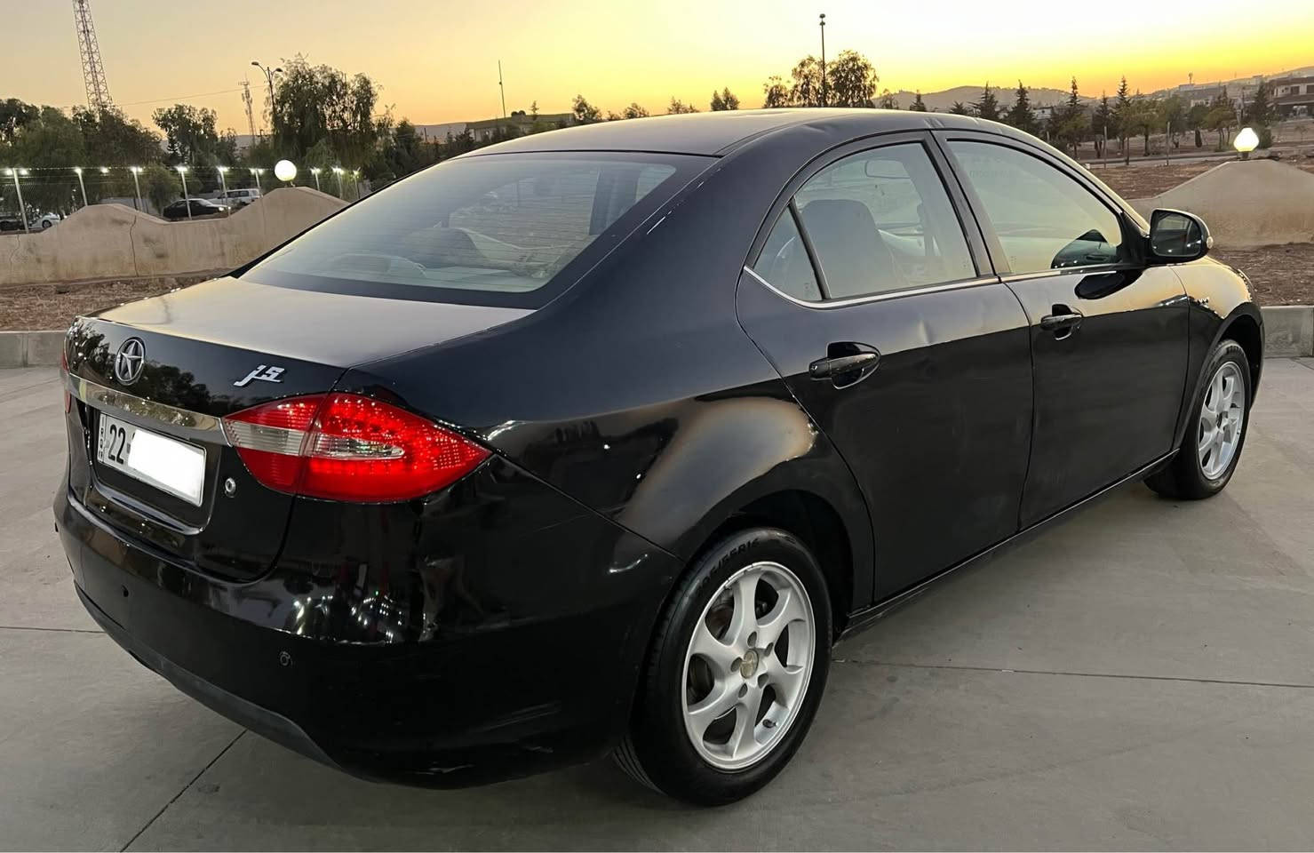 جاك حةجم گةورة سةنةوي تازة مةكينة زنجير گير عادي گير مةكينة تةبريد تةقةو رةقة بةشةرت كارةباي هةمووي بةشةرت 3 پةلةي بچوكي بوياخة بي ناو گرتن نرخ 53 گةلا و مةعامةلة 
***********
*********** شمشمل, السليمانية
