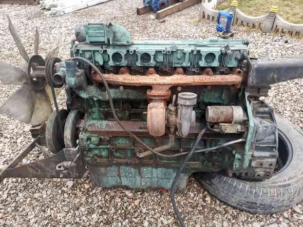 محرك فالفو بنته 6 سلندر  لا صرف ولا بخار سعر 10 وراق ديالى ***********
