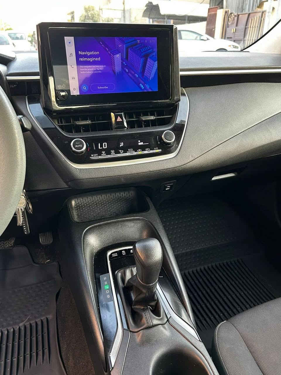 كورلا هايبرد 2023
وارد امريكي 
رادار 
الحفاظ على المسار 
قياده ذاتيه 
تحكمات ستيرن
سايد بريك كهرباء 
السياره خير من الله 
بيها طخه بالدعاميه جديده موجوده صورتها 
حادثها جاملغ وبنيد مال امريكا 
ماشيه 112م
السعر 133
***********
