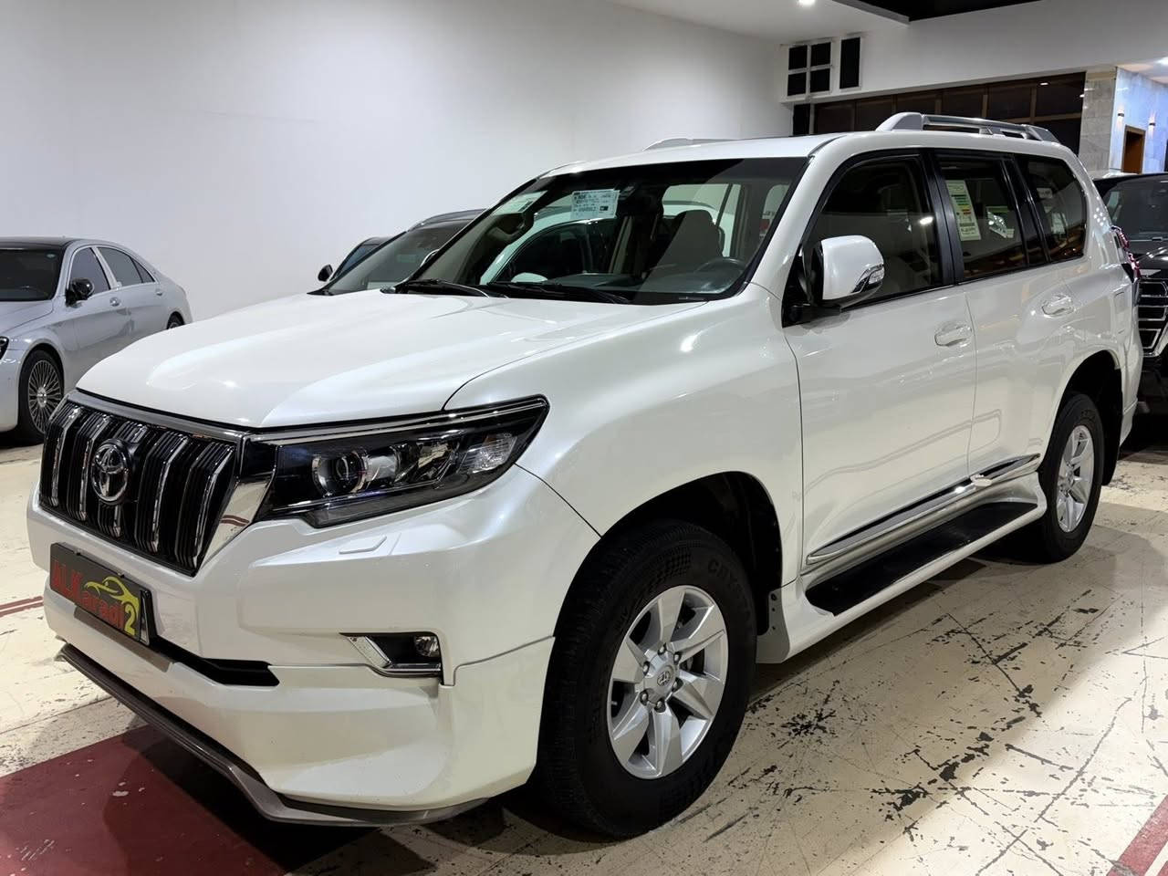 السلام عليكم ورحمة الله وبركاته
للبيع تيوتا برادو SAS

2019📌📌
TXS 📌📌
📌📌رقم بغداد انكليزي 
📌📌داخل بيجي 
📌📌كشنات كهرباء 
📌📌شاشه جبيره 
📌📌بصمه 

**ملاحضى السيارة كفاله عامه عده 6رصاعات زغار 2بل بنيد و4بلقماره 
العنوان معرض النهضى شركة الكرادي 
الهاتف:***********
السعر 43مع المجال والتقدير
