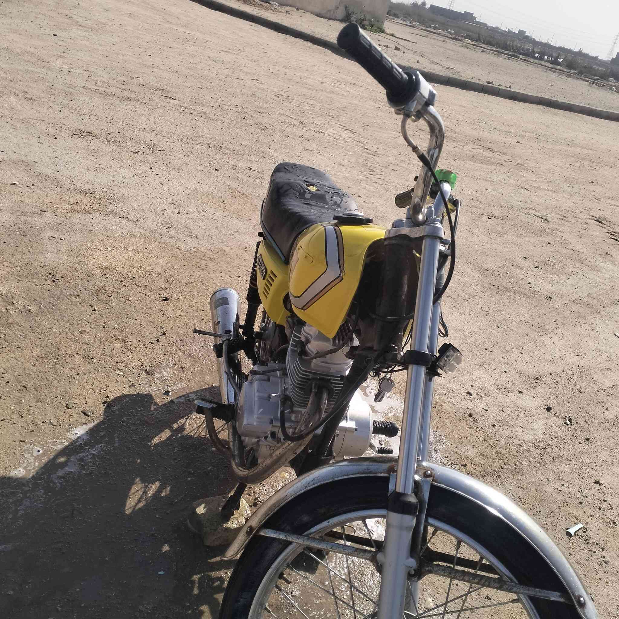 دراجه لبيع ادوات بل خور جديده تاخه ماذب عليه الف ما ناقصه اي شي ويلات جدد تانكي جديد دبلات جدد لايت جوزع مكينه ما مفتوحه من هندر واحد ***********
