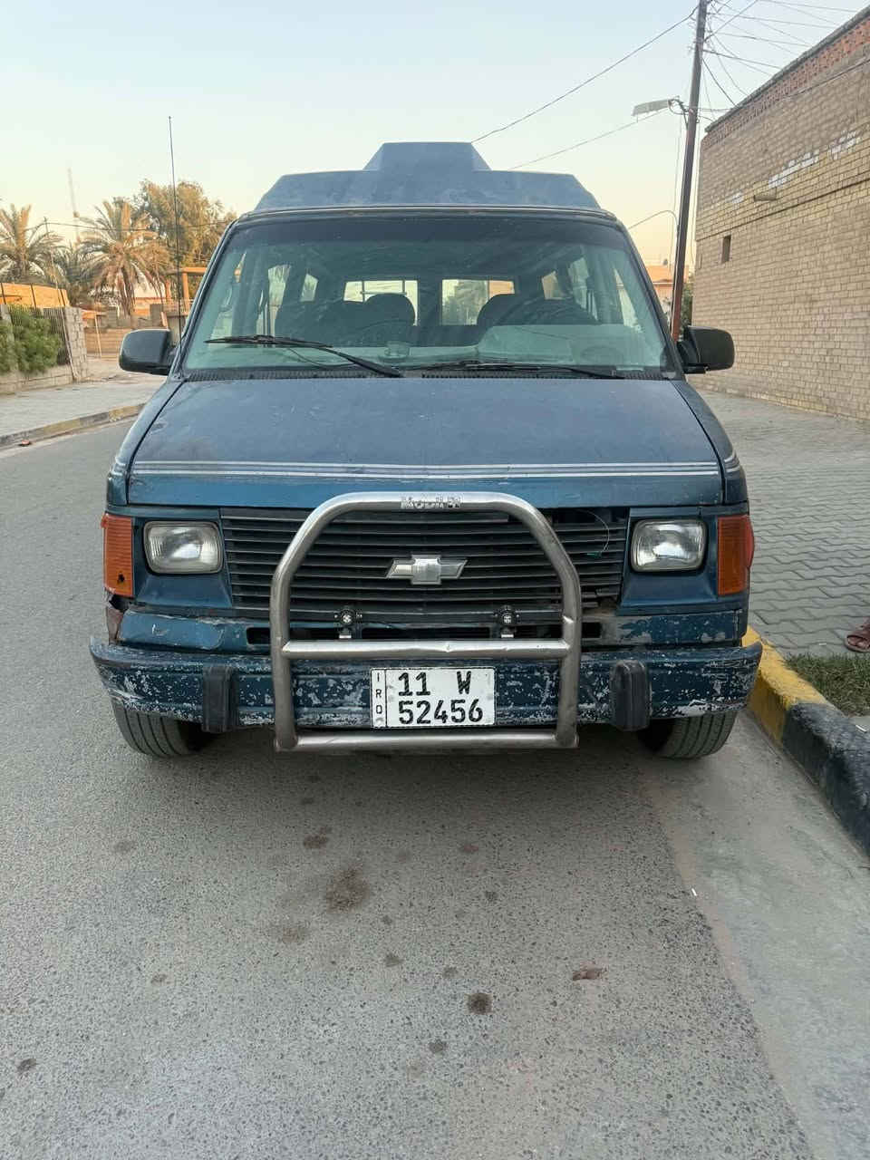 السلام عليكم فان استرو ٩٢ بغداد خصوصي انكليزي كلهه عله وضع الشركه لا خياس ولا اي شي يحتاج الهه ملاحضات قليله مثل طوافه البانزين كيج حماوه ممربوط ماعندي مجال اصلحهن شغلات بصيطه السعر ٤٥ بيهه مجال السياره اترايهه وين متريد *********** او ***********
