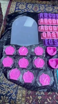 قوالب فائضة • ٩٠٪ غير مستخدمة • للبيع