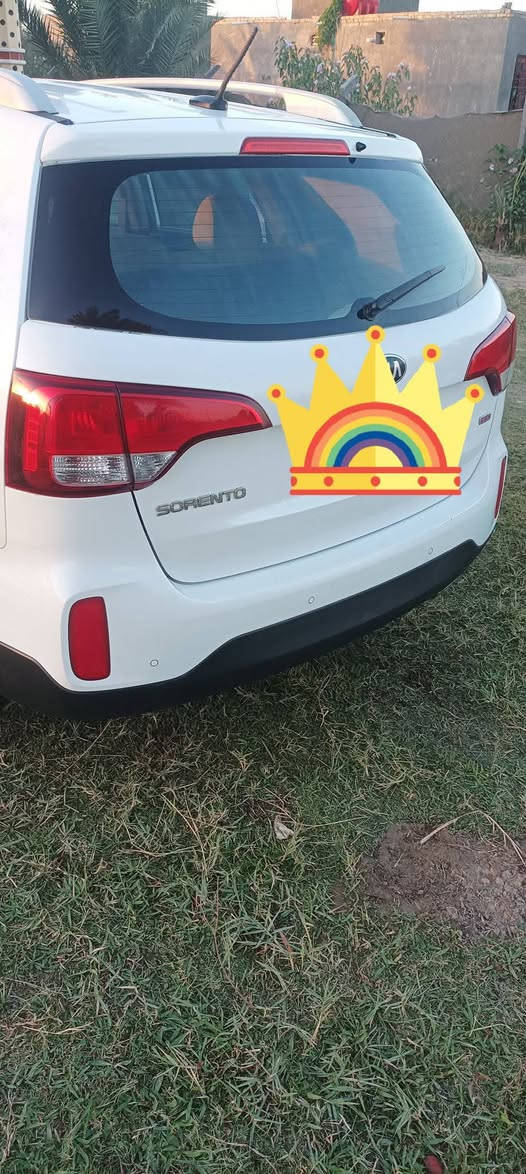 سورنتو 15 امريكيه حادثه فقط الدعايه الاماميه السياره ليبل واحدمكينه الفين واربعميه وباقي التفاصيل على هاذا الرقم***********
