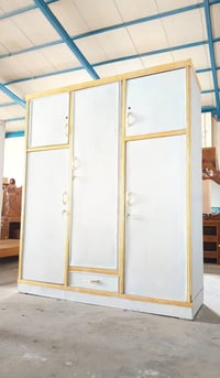 كناتير للبيع نضافه 100% صاج حطاطه شغل عراقي نضافه فول شراي يتصل ومتوفر...